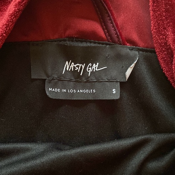 Nasty Gal Red Velvet Maxi Dress Diamond Back Opening - Picture 7 of 7